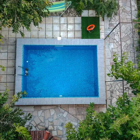 Villa Corinthian Orange